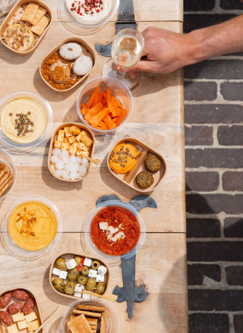 Pittige hummus falafel Sfeer